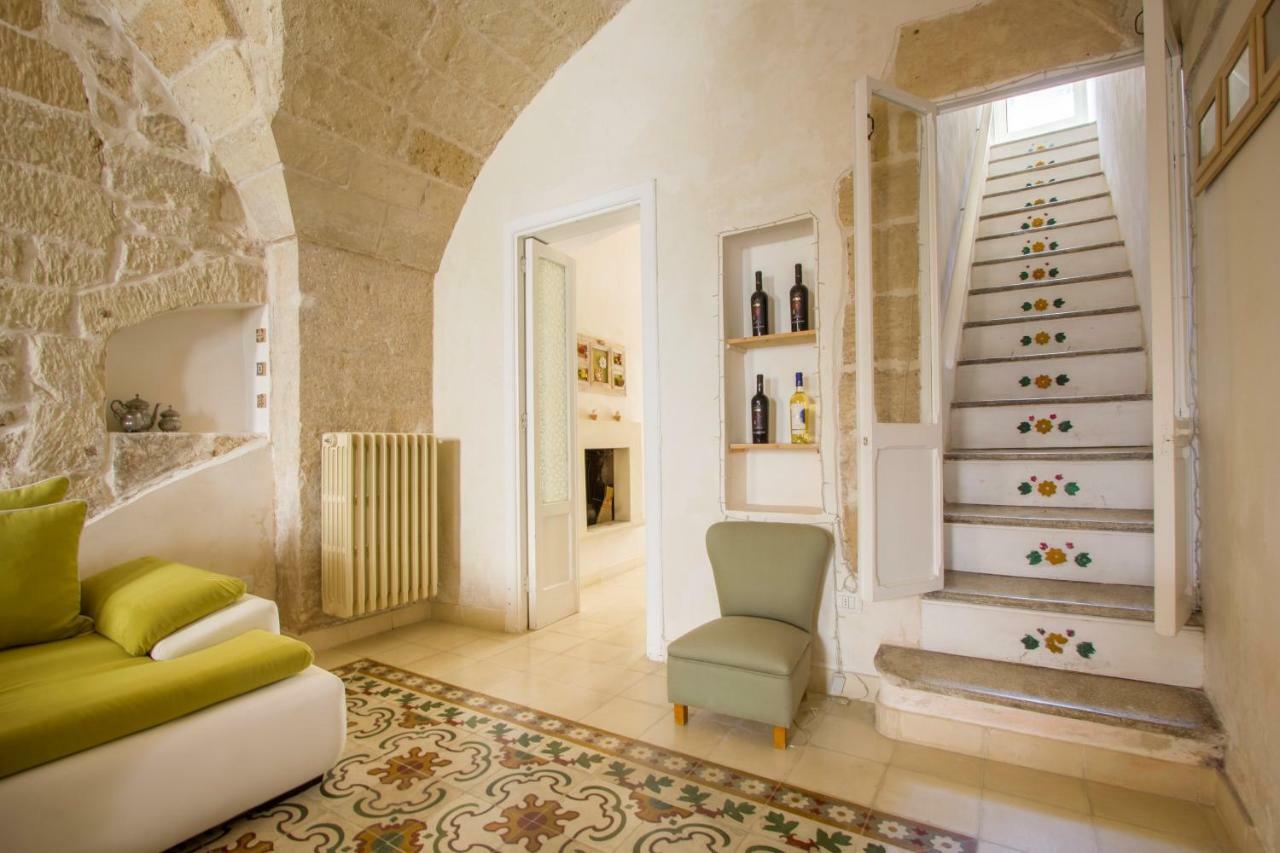 Explore The Historic City On Foot From An Old Town House Lecce Exterior foto
